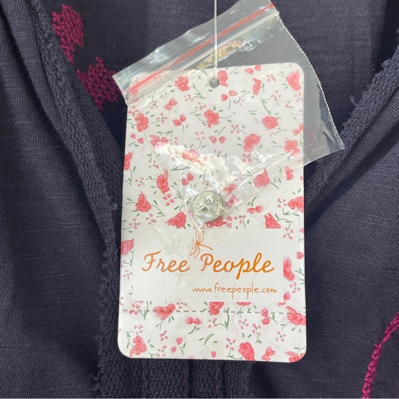 Free People Persuasion Embroidered Dark Navy Boho Top Size S NWT - Picture 8 of 10